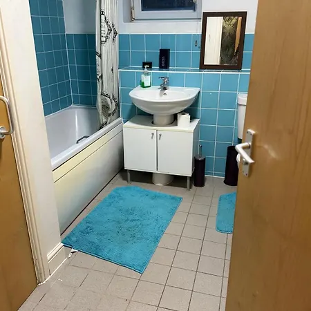 Stylish & Central 2-Bed Flat Nottingham City Centre - Sharing Flat - Host In 1 Bedroom Exterior photo