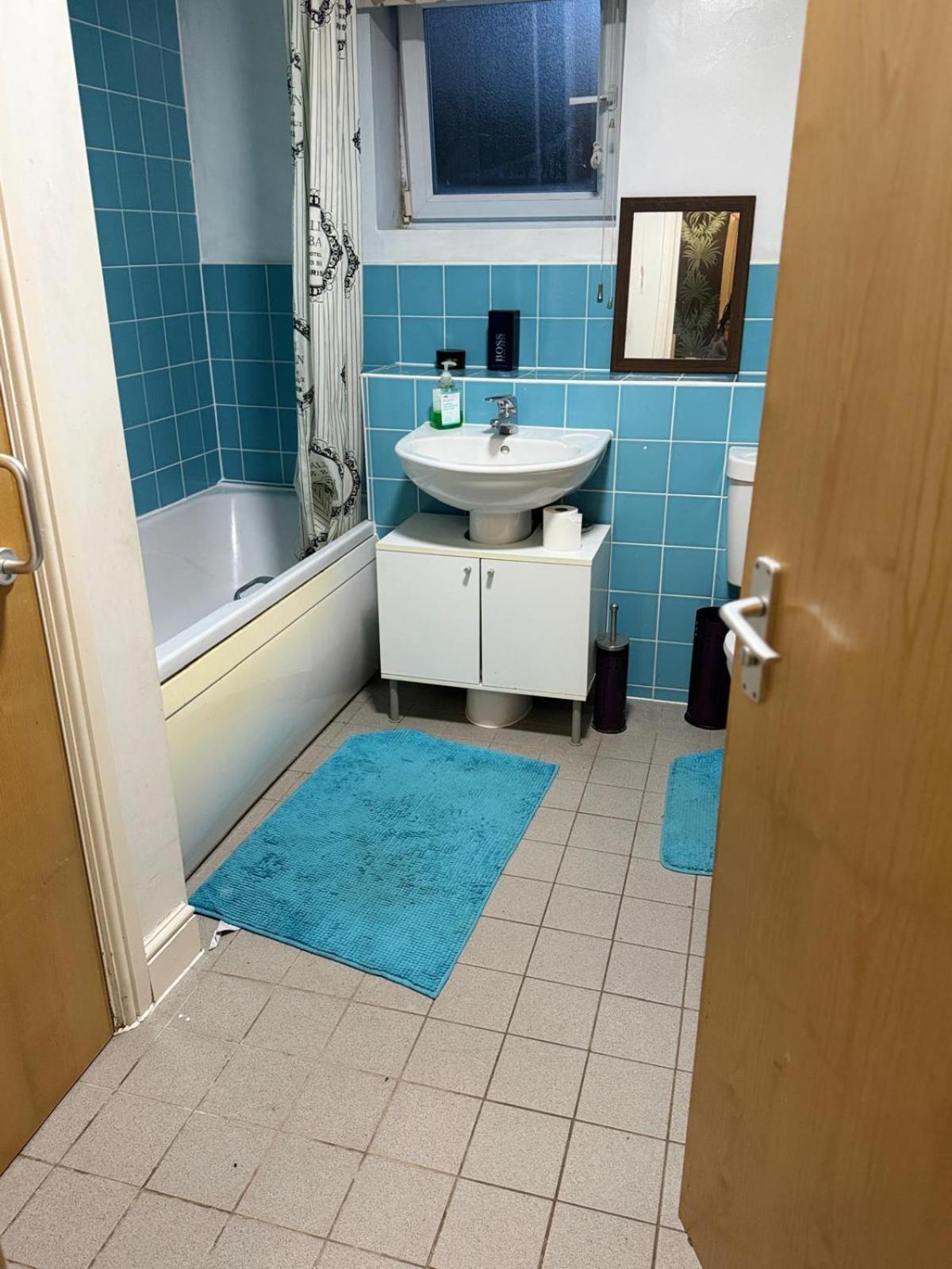 Stylish & 2-bed Flat Centre - Sharing Flat - Host In 1 Bedroom Apartment